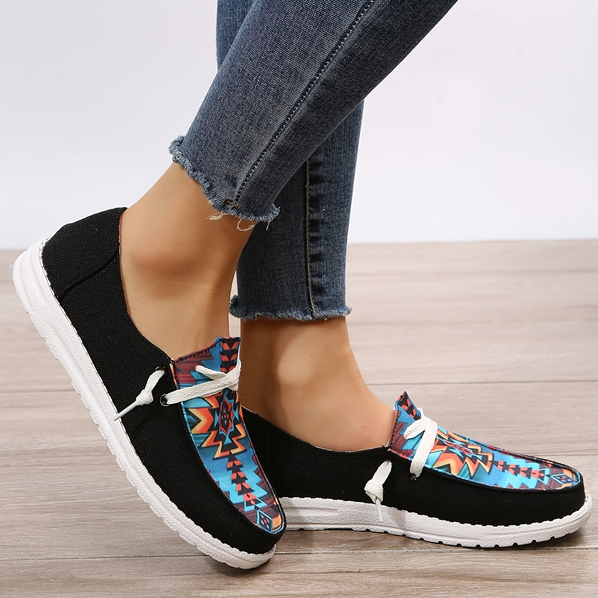 Women's Geometric Flat Canvas Shoes, Black Lightweight Non-slip Low Top Shoes, Casual Walking Shoes