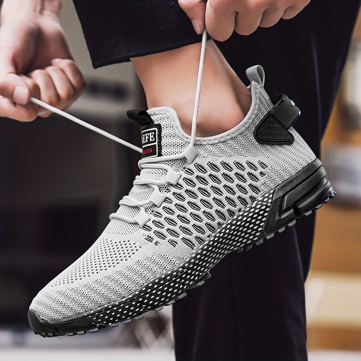 Atmungsaktive Mesh-Schnürschuhe mit lässiger geometrischer Druck für Herren, Anti-Rutsch-Schuhe für Laufsport