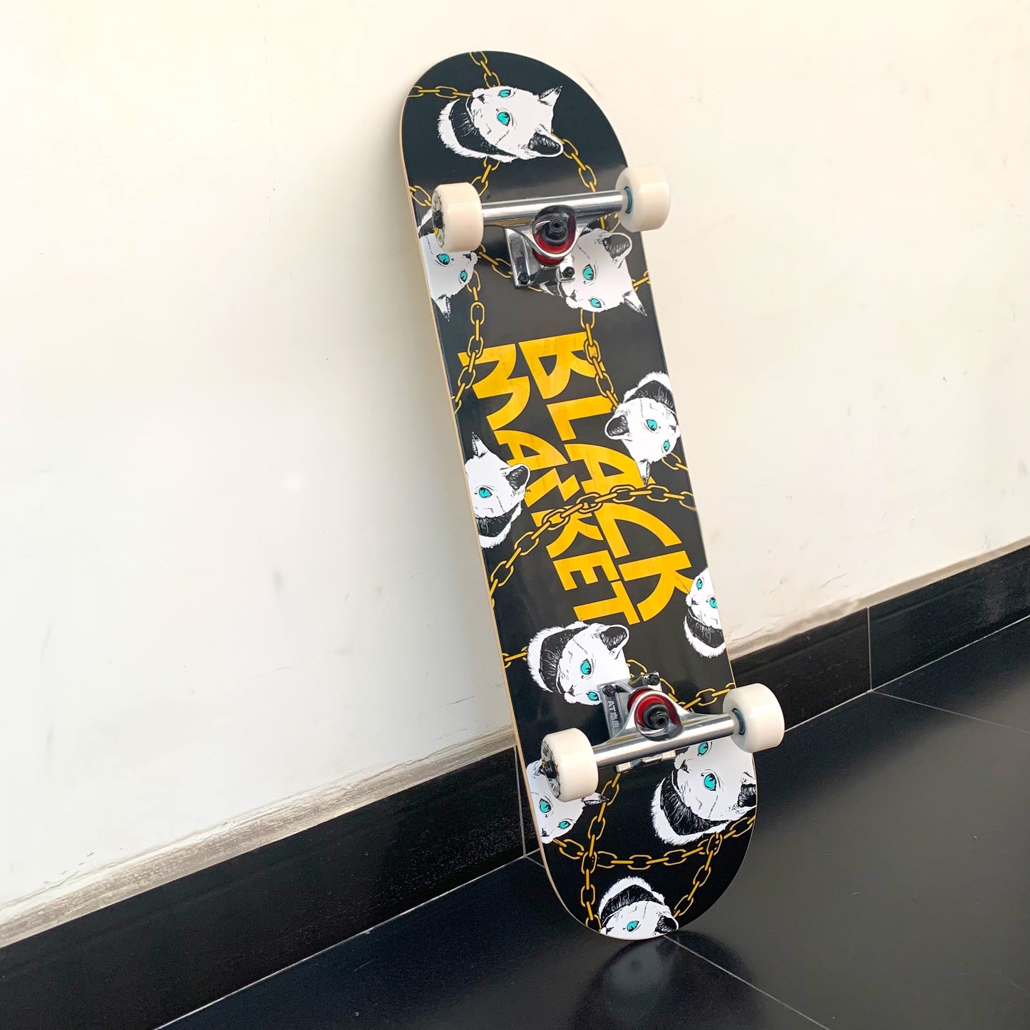 A Complete Set Of Black Market × Chain Cat Full Page Professional Street Park Skateboard