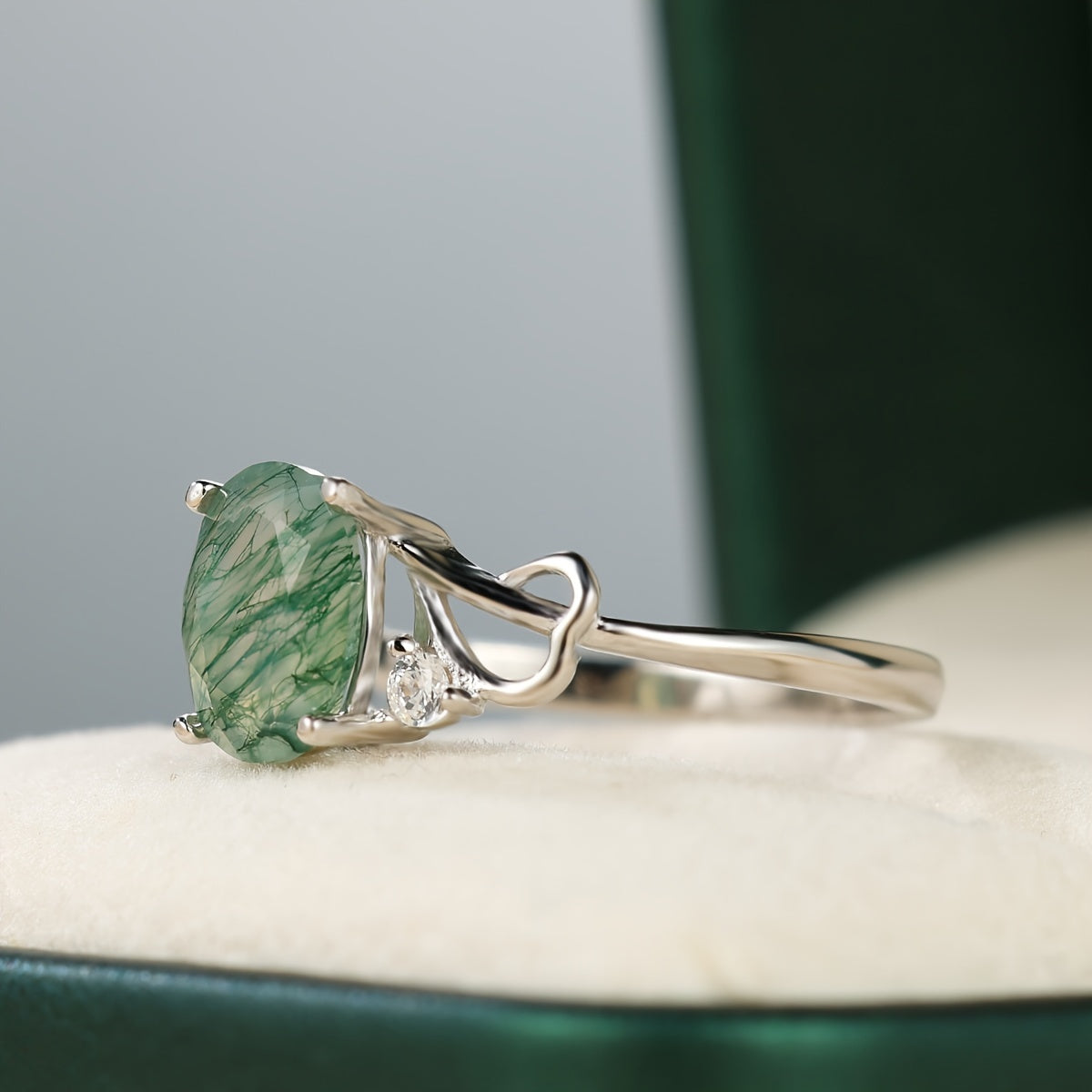 925 Sterling Silver Ring Inlaid Moss Agate In Egg Shape High Quality Jewelry Match Daily Outfits Party Accessory ( Grain Of Stone May Differ From One Another )