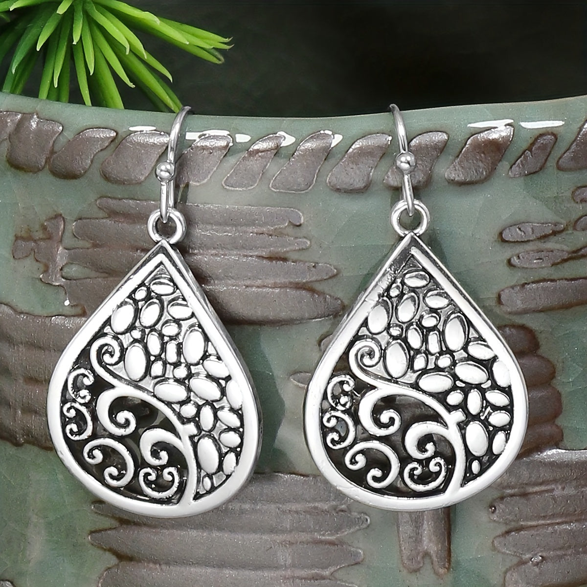 16 Pairs \u002F Set Silvery Carved Pattern Dangle Earrings Retro Ethnic Style Zinc Alloy Jewelry Holiday Tourism Souvenir