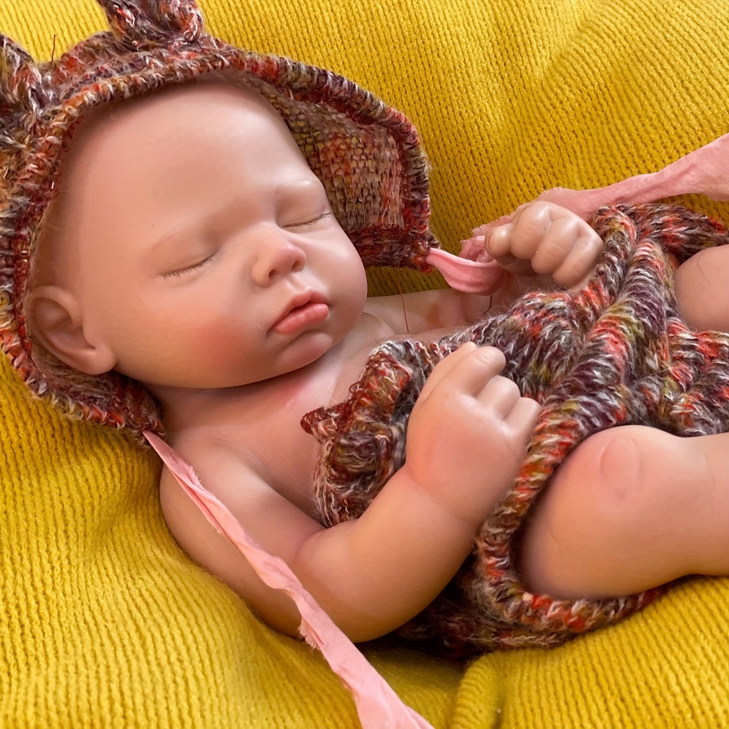 17.72inch Cuddly Close Eyes Platinum Silicone Reborn Girl With Rooted Eyelashes Handmade Artist Oil Paint Skin Soft Touch Feeling Full Body Silicone Reborn Doll Can Have Bath Doll For Christmas Gift