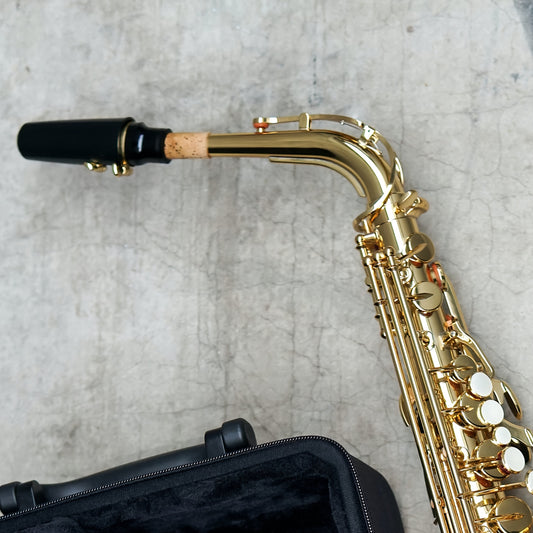 Saxofone alto de latão com pescoço curvo, cor dourada + 2 peças de tampas de bocal de saxofone alto + 10 peças de almofadas de cortiça para saxofone