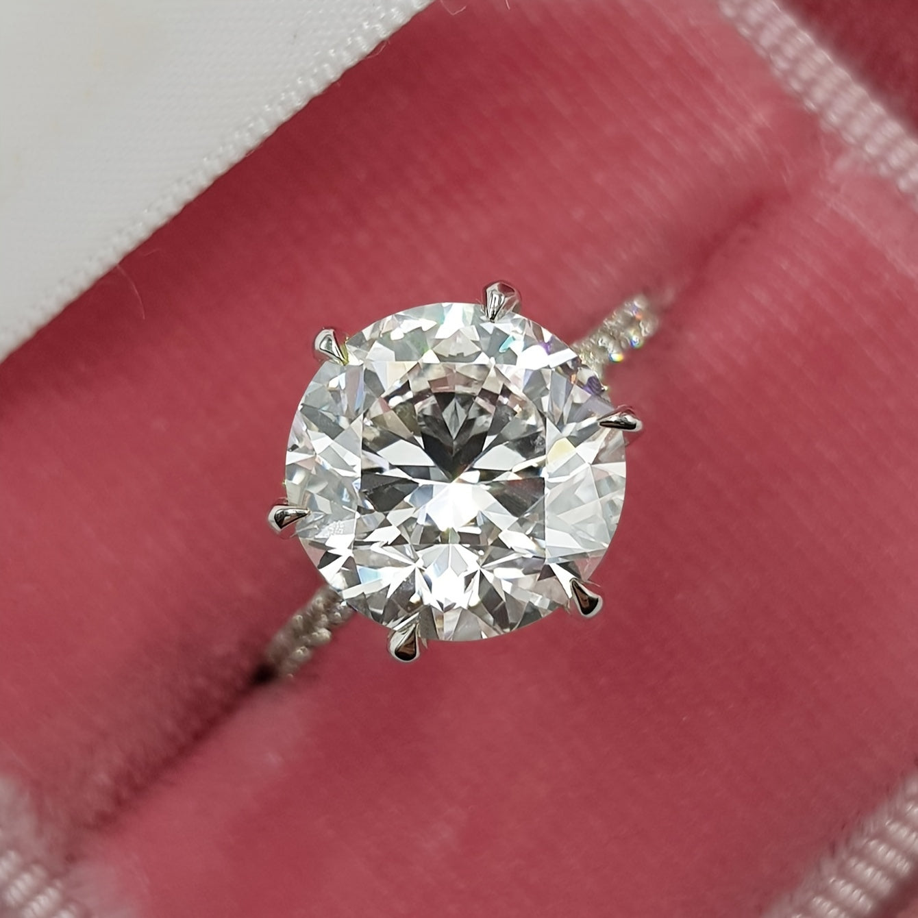 Anel de moissanite 5.48 quilates moissanite redondo brilhante corte micropave pedras laterais anel de noivado halo oculto