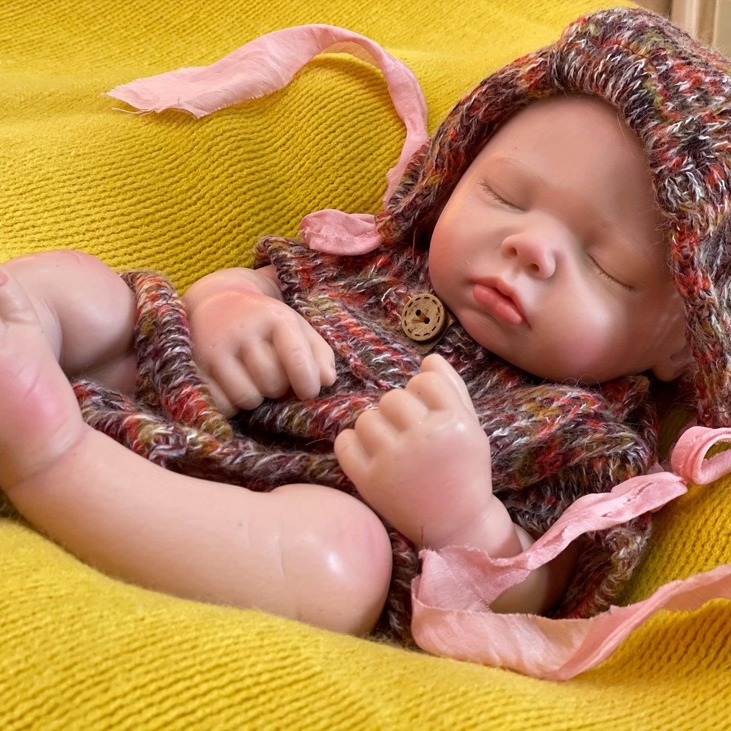 17.72inch Cuddly Close Eyes Platinum Silicone Reborn Girl With Rooted Eyelashes Handmade Artist Oil Paint Skin Soft Touch Feeling Full Body Silicone Reborn Doll Can Have Bath Doll For Christmas Gift