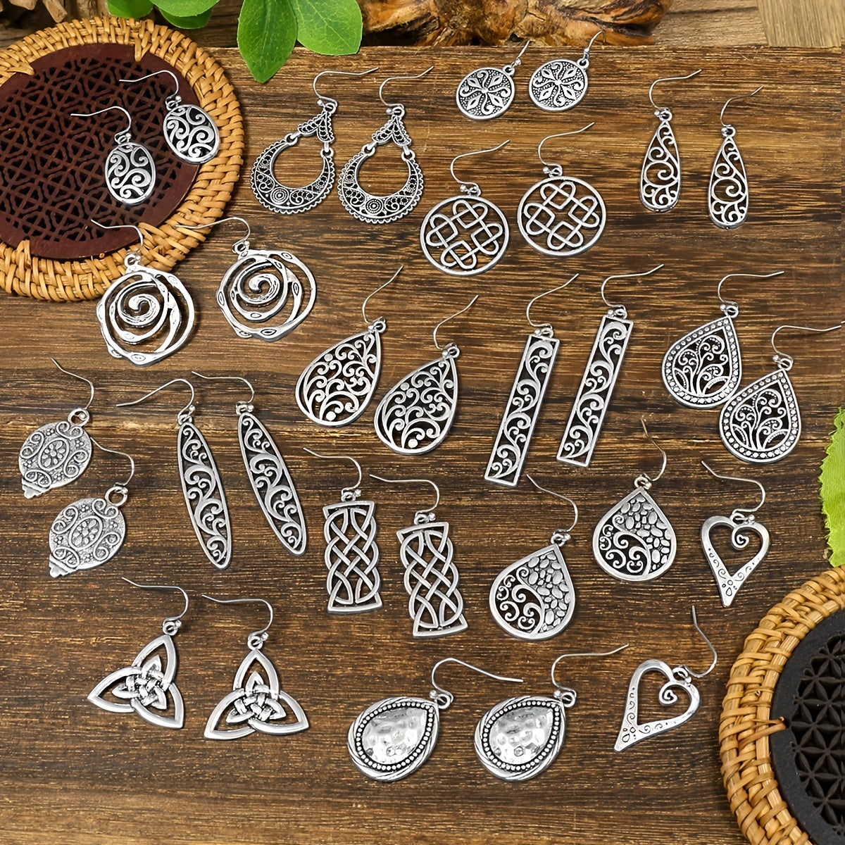 16 Pairs \u002F Set Vintage Carved Pattern Silvery Dangle Earrings Retro Ethnic Style Zinc Alloy Jewelry Delicate Female Gift