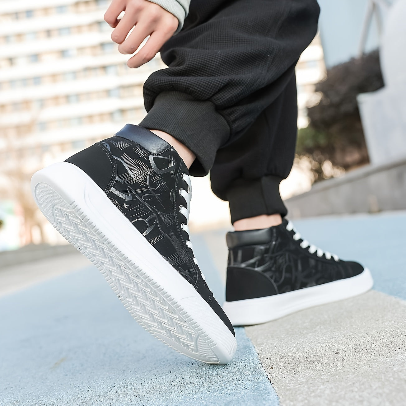 Los hombres de moda High Top Skate Shoes, cómodo antideslizante Casual Lace Up Sneakers para las actividades al aire libre de los hombres