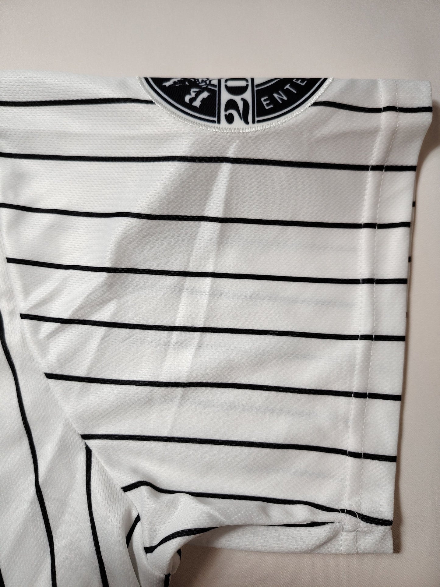 Más tamaño de los hombres creativos letras y número de impresión Jersey camiseta para los deportes \ u002Fbaseball, rayas Tees, ropa de los hombres