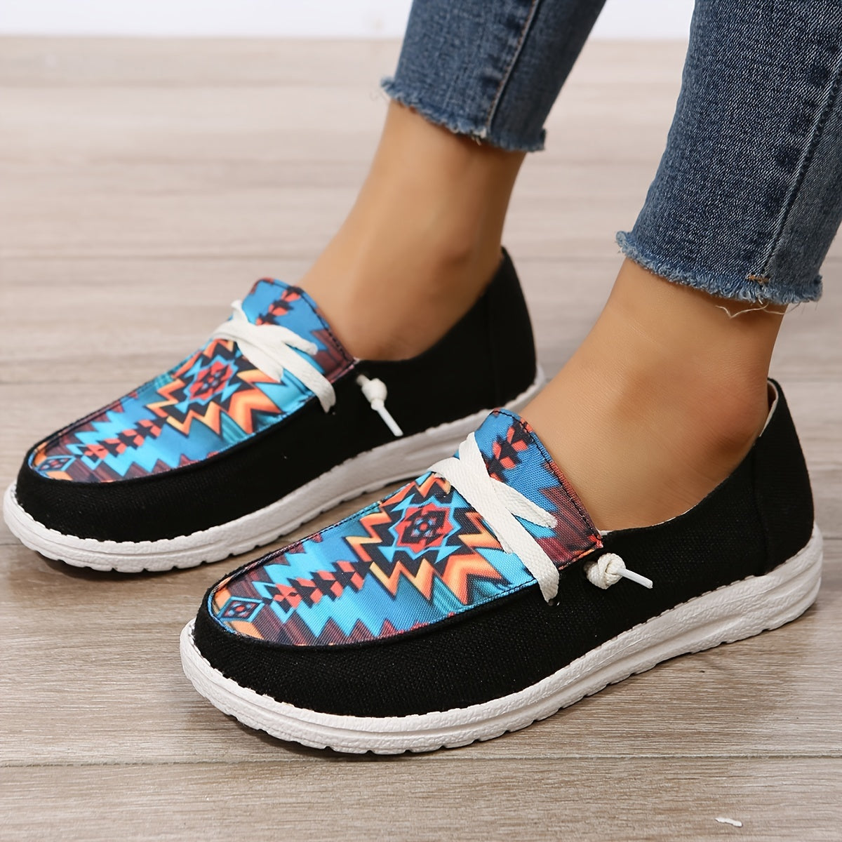 Geometrische flache Canvas-Schuhe für Damen, schwarze leichte rutschfeste Low-Top-Schuhe, lässige Wanderschuhe