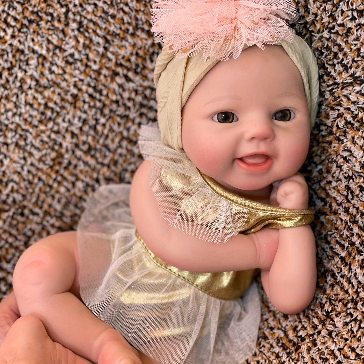 15.75inch Cuddly Bebe Reborn Girl Full Body Solid Silicone Reborn Doll Artist Oil Paint Skin Handmade Lifelike Realistic Art Baby Doll Soft Touch Feeling Can Have A Bath For Christmas Gift