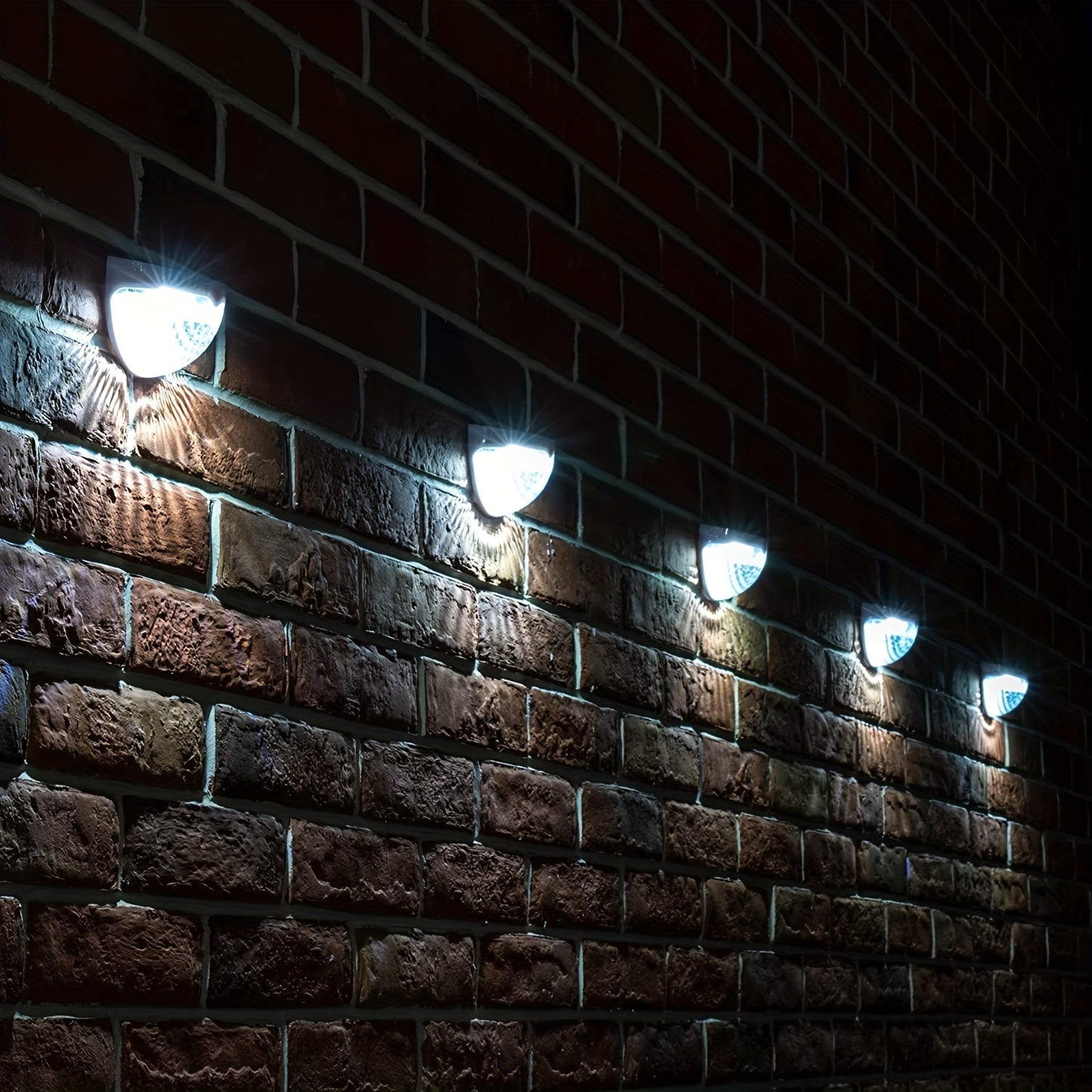 4 paquetes de luces de valla solar Luces de cubierta solar Luces de pared solares Montaje en pared con energía solar Lámpara de valla impermeable al aire libre Iluminación para valla Cubierta Patio Garaje Paso Escalera Blanco