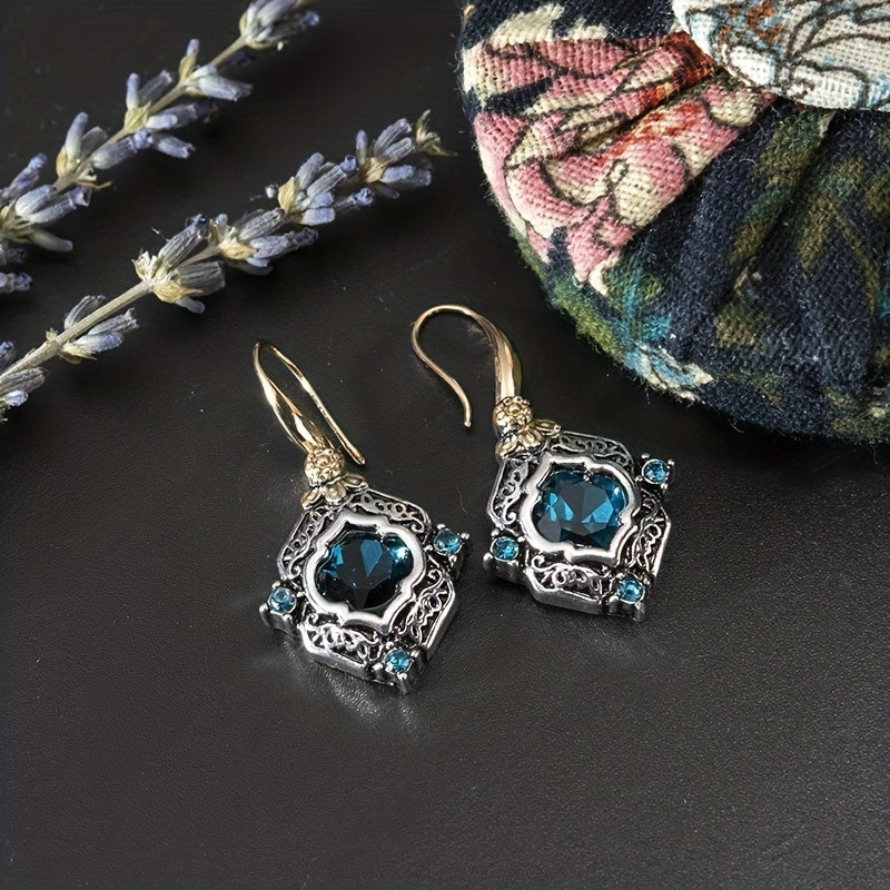 Sculpté Rhombus Forme Bleu Gemmes Synthétiques Décor Dangle Boucles D'oreilles Rétro Style Élégant Bijoux En Alliage Délicat Femelle Oreille Ornements