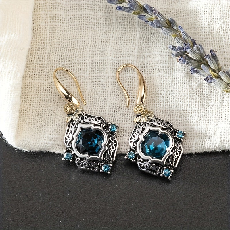 Forma de rombo tallado azul gemas sintéticas decoración cuelgan Pendientes estilo retro elegante aleación joyería delicado oído femenino Adornos