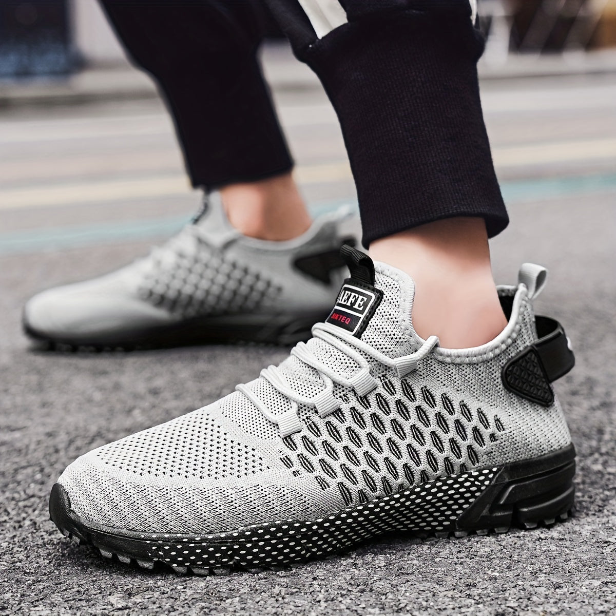 Zapatillas de deporte con cordones de malla transpirable con estampado geométrico casual para hombres, zapatos antideslizantes al aire libre para correr caminando