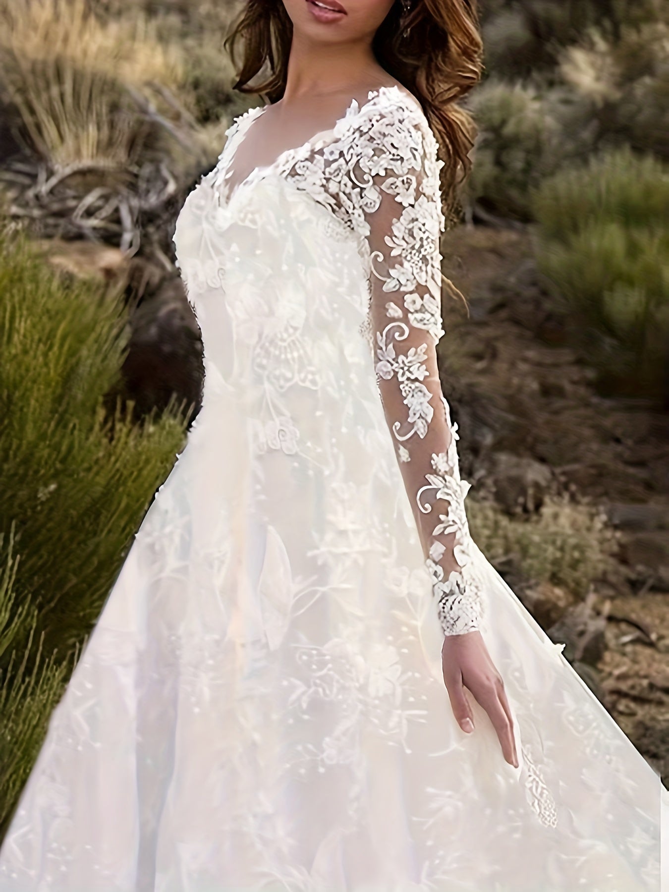 Vestido de boda de la longitud del piso del cordón, vestido de boda sin espalda de la manga larga elegante del cuello de V, ropa de las mujeres