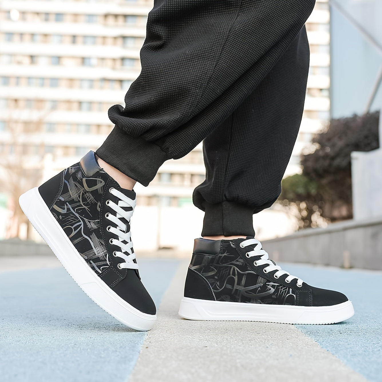 Los hombres de moda High Top Skate Shoes, cómodo antideslizante Casual Lace Up Sneakers para las actividades al aire libre de los hombres