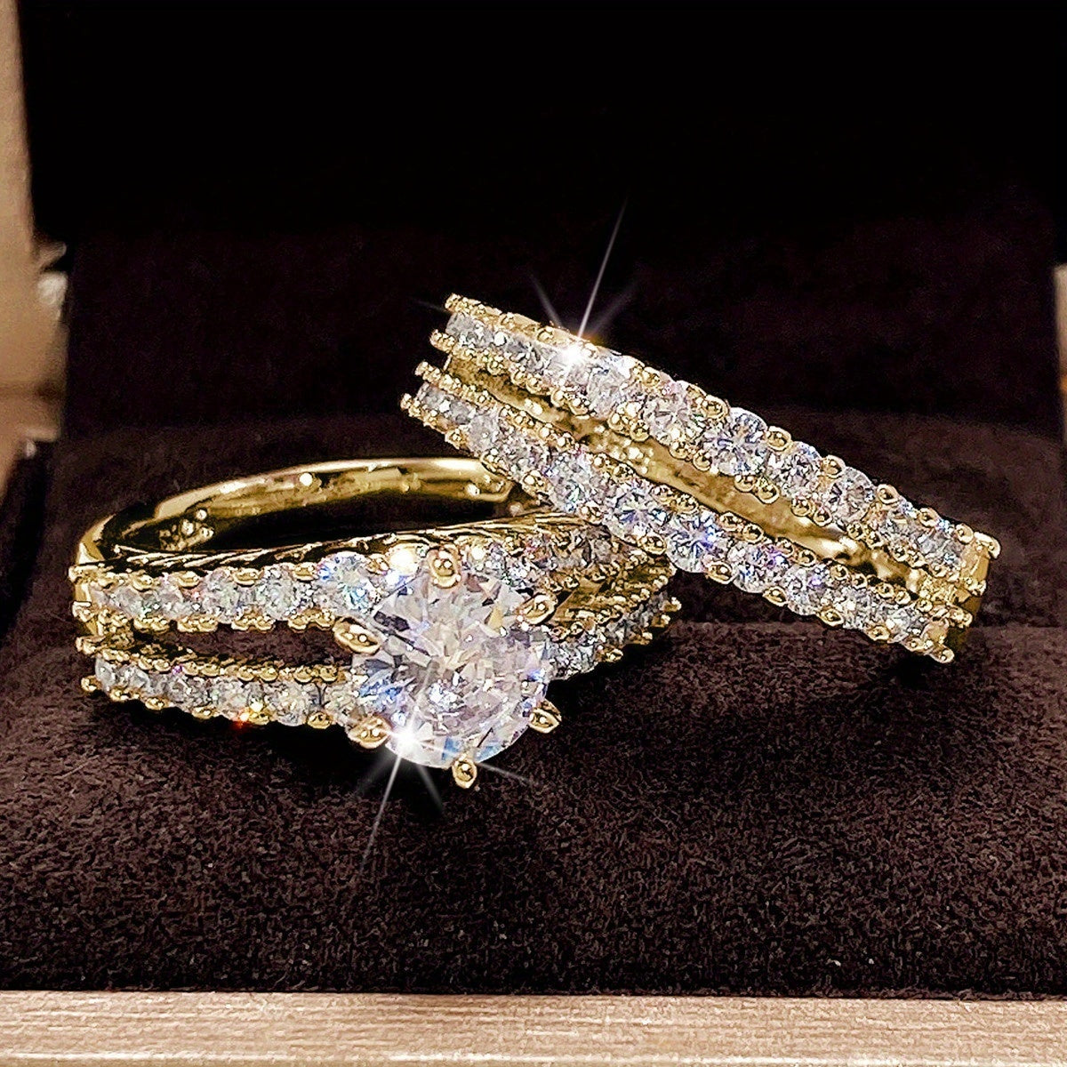 2 Pcs \ u002Fset De Mariée Anneaux De Mariage 18K Plaqué Or 6 Prong Réglage Zircon Anneaux Pour Les Femmes Fiançailles Proposition Bijoux Cadeau (sans Boîte)